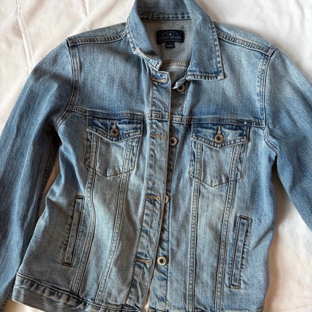 Lucky Brand Classic Denim Jacket Size Small Broken-In Wash EUC